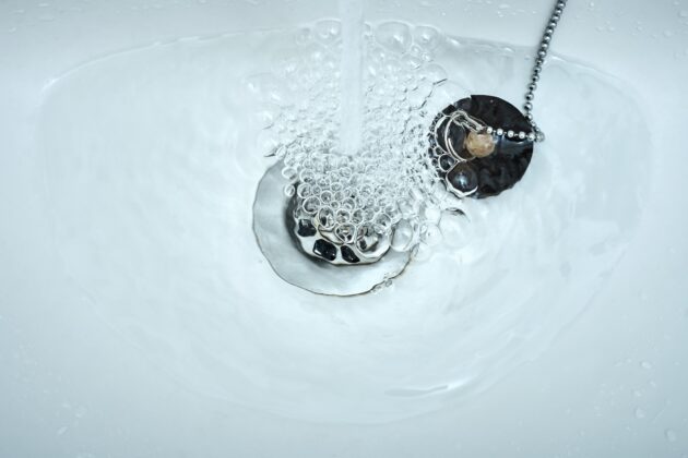 What Gurgling Drains Reveal About Airflow and Blockage Inside the Line